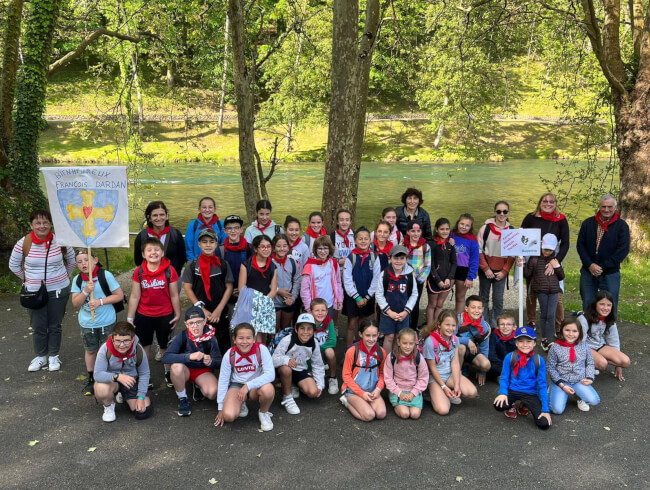 Les enfants du caté d’Ayherre, Isturitz, St. Martin d’Arbéroue et de St. Esteben à Lourdes