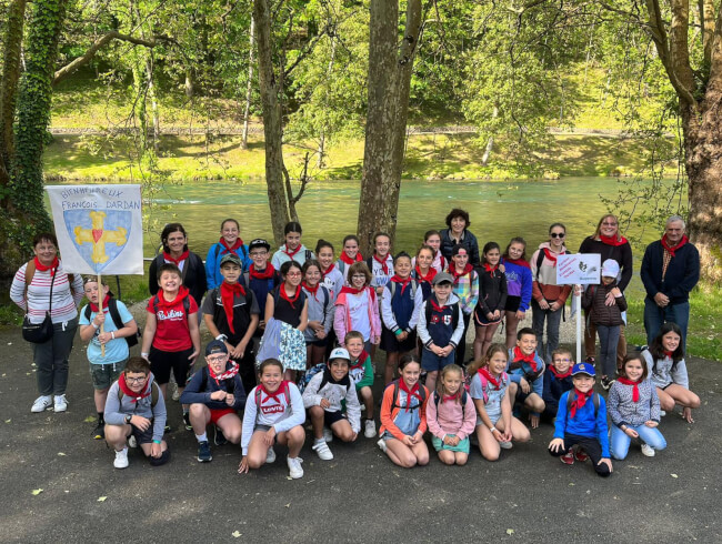 Les enfants du caté d’Ayherre, Isturitz, St. Martin d’Arbéroue et de St. Esteben à Lourdes