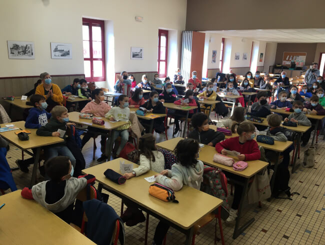 Rassemblement enfants catéchisés en basque 