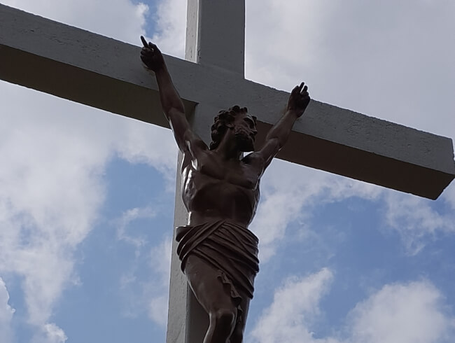 La colline du calvaire a retrouvé son charme et son larron : 