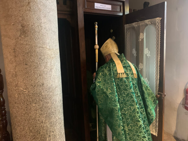 Installation de notre nouveau curé  : 
