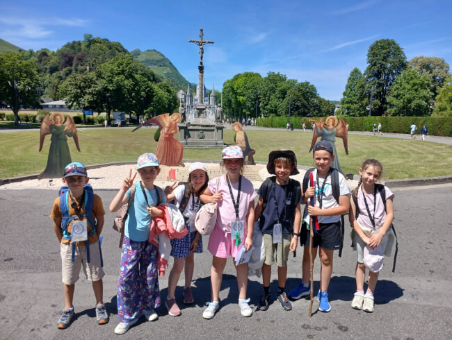 Sortie à Lourdes pour les enfants d'Hasparren et de Briscous  : 