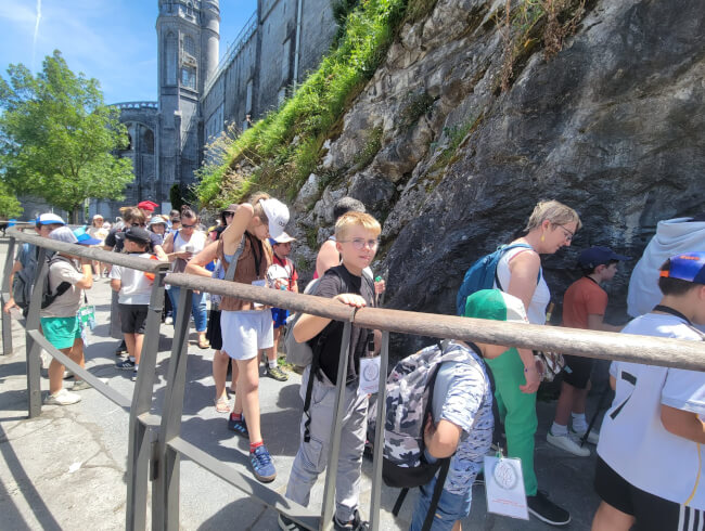 Sortie à Lourdes pour les enfants d'Hasparren et de Briscous  : 