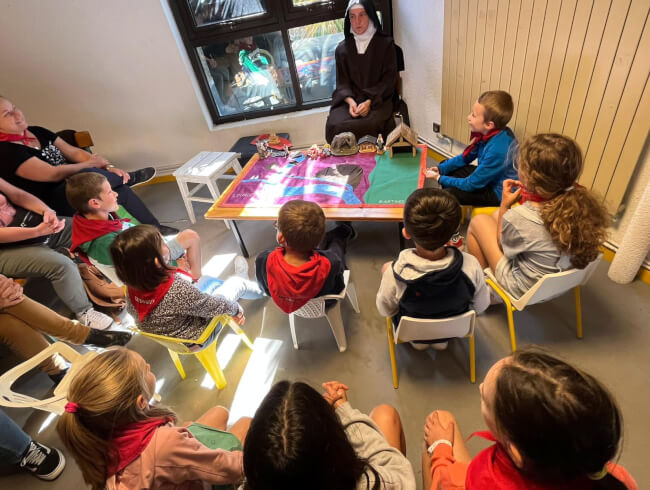 Les enfants du caté d’Ayherre, Isturitz, St. Martin d’Arbéroue et de St. Esteben à Lourdes : 