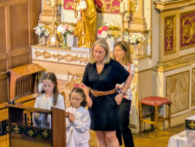 Premiere communion Mendionde  : 