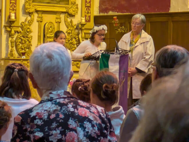 Premiere communion à Mendionde Macaye  : 