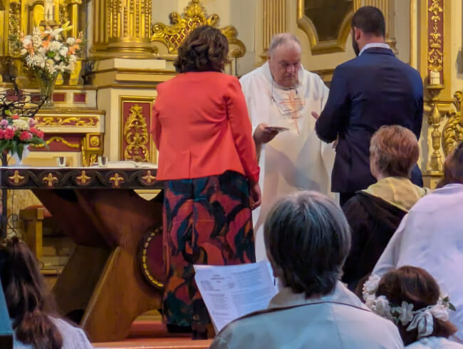 Premiere communion à Mendionde Macaye  : 