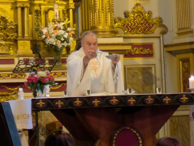 Premiere communion à Mendionde Macaye  : 
