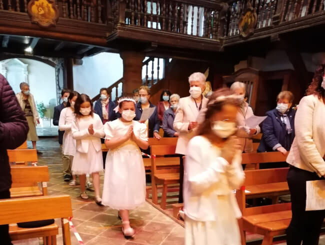 La première des communions dans notre paroisse  : Mendionde 