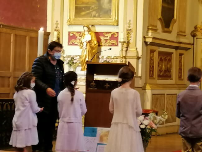 La première des communions dans notre paroisse  : Mendionde