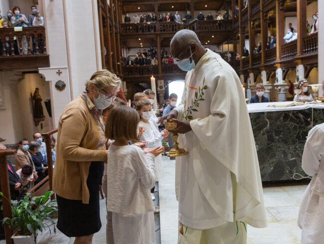 La première des communions dans notre paroisse  : Hasparren 
